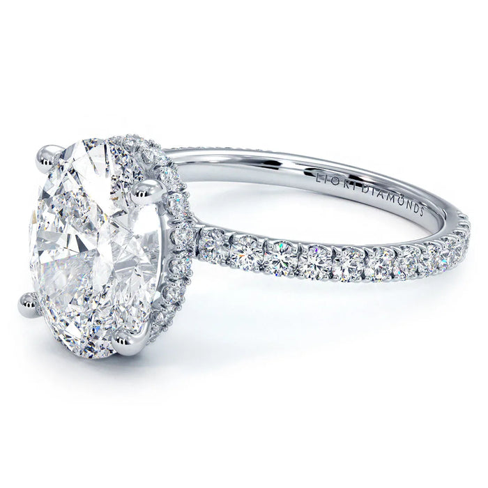 Choosing the Right Diamond Cut for an Engagement Ring